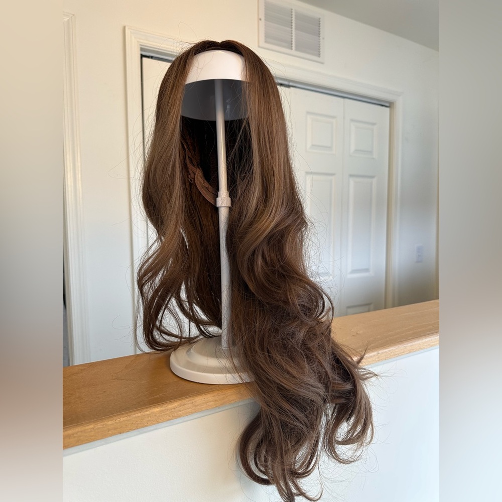 Bouncy Brunette Medium Brown Wavy Perfect Blow Out 24 Inch Wig Natural Wig
